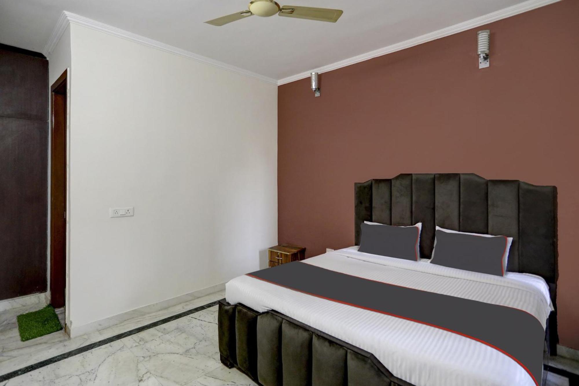 Capital O Uk House Residency Hotell Gurgaon Eksteriør bilde
