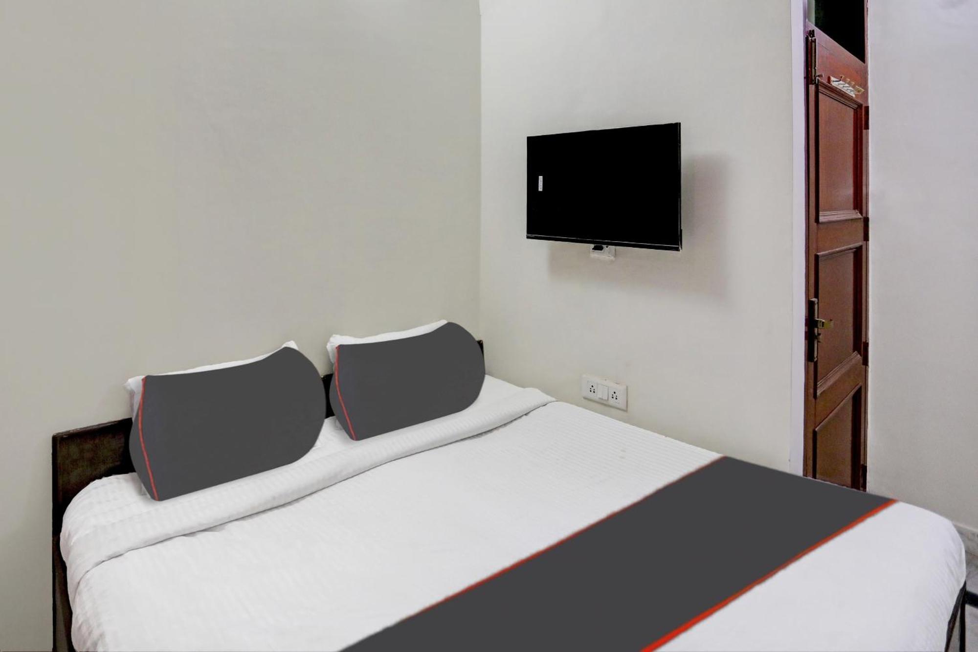 Super Capital O Uk House Residency Hotell Gurgaon Eksteriør bilde