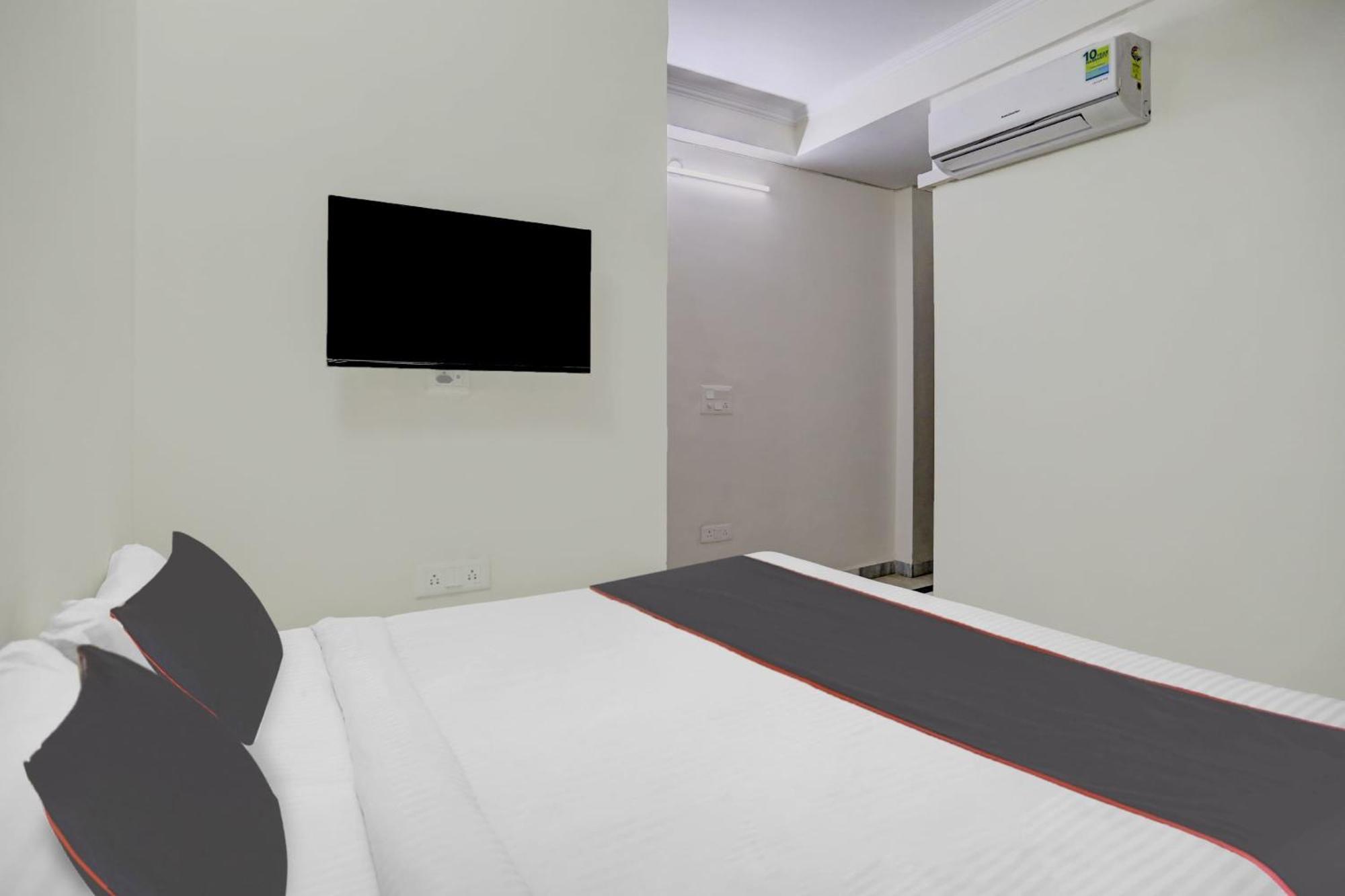 Super Capital O Uk House Residency Hotell Gurgaon Eksteriør bilde