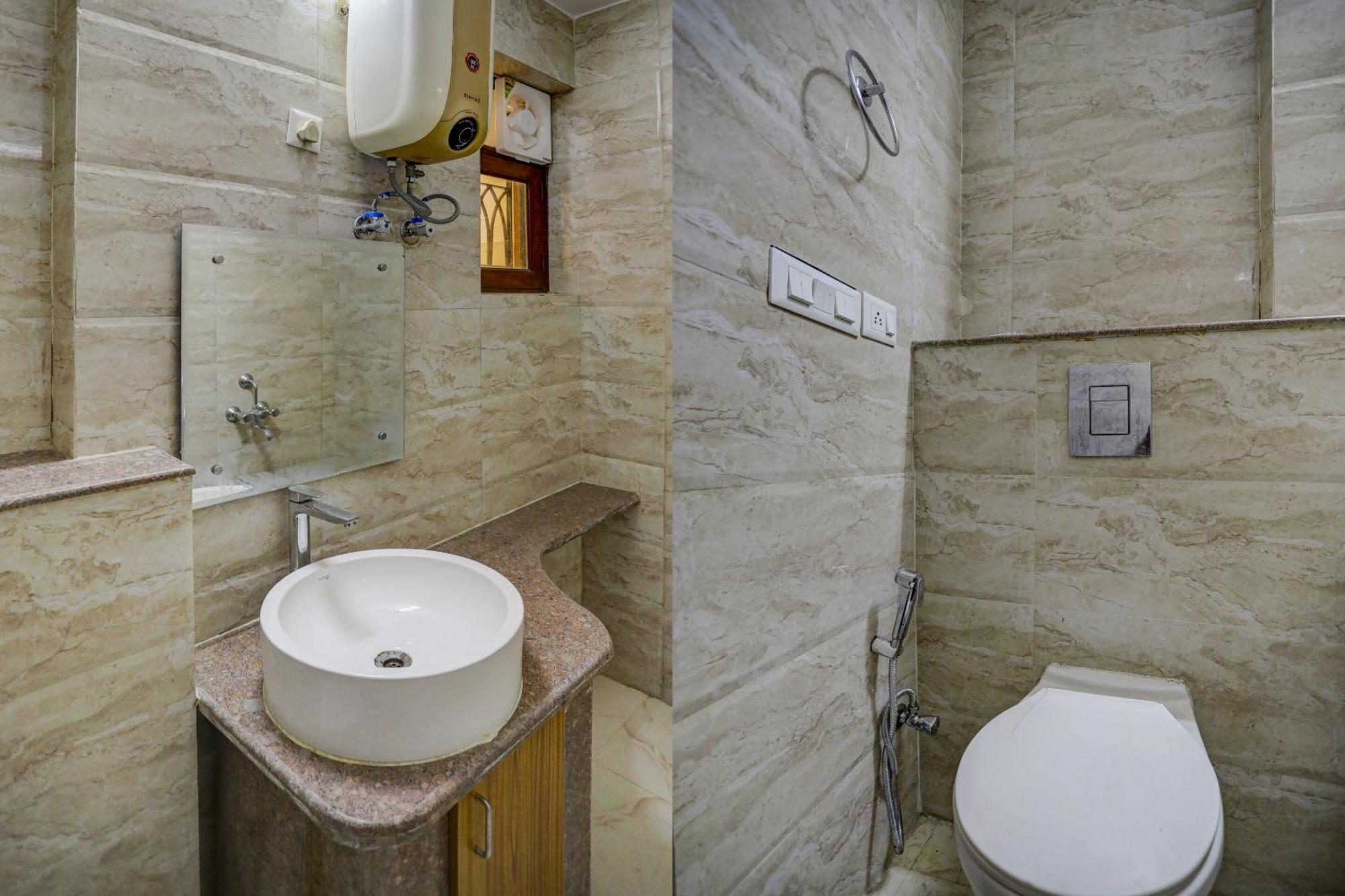Capital O Uk House Residency Hotell Gurgaon Eksteriør bilde